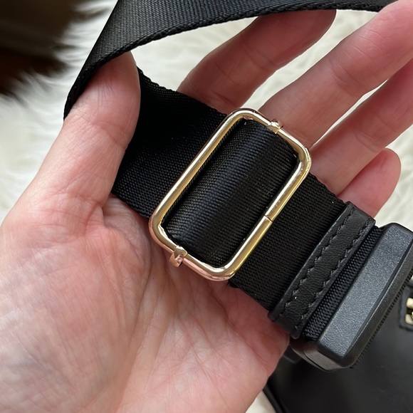 DKNY BUM BAG shearling NWT - Picture 8 of 10